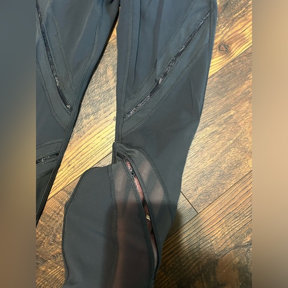 Lululemon Mesh Stripe Leggings - Picture 6 of 13